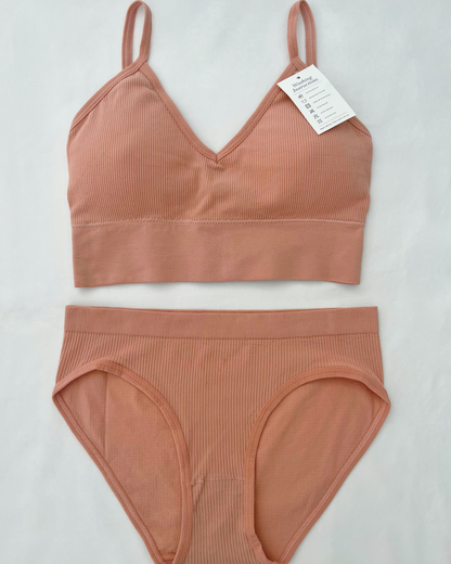 Seamless Ribbed Bra Set